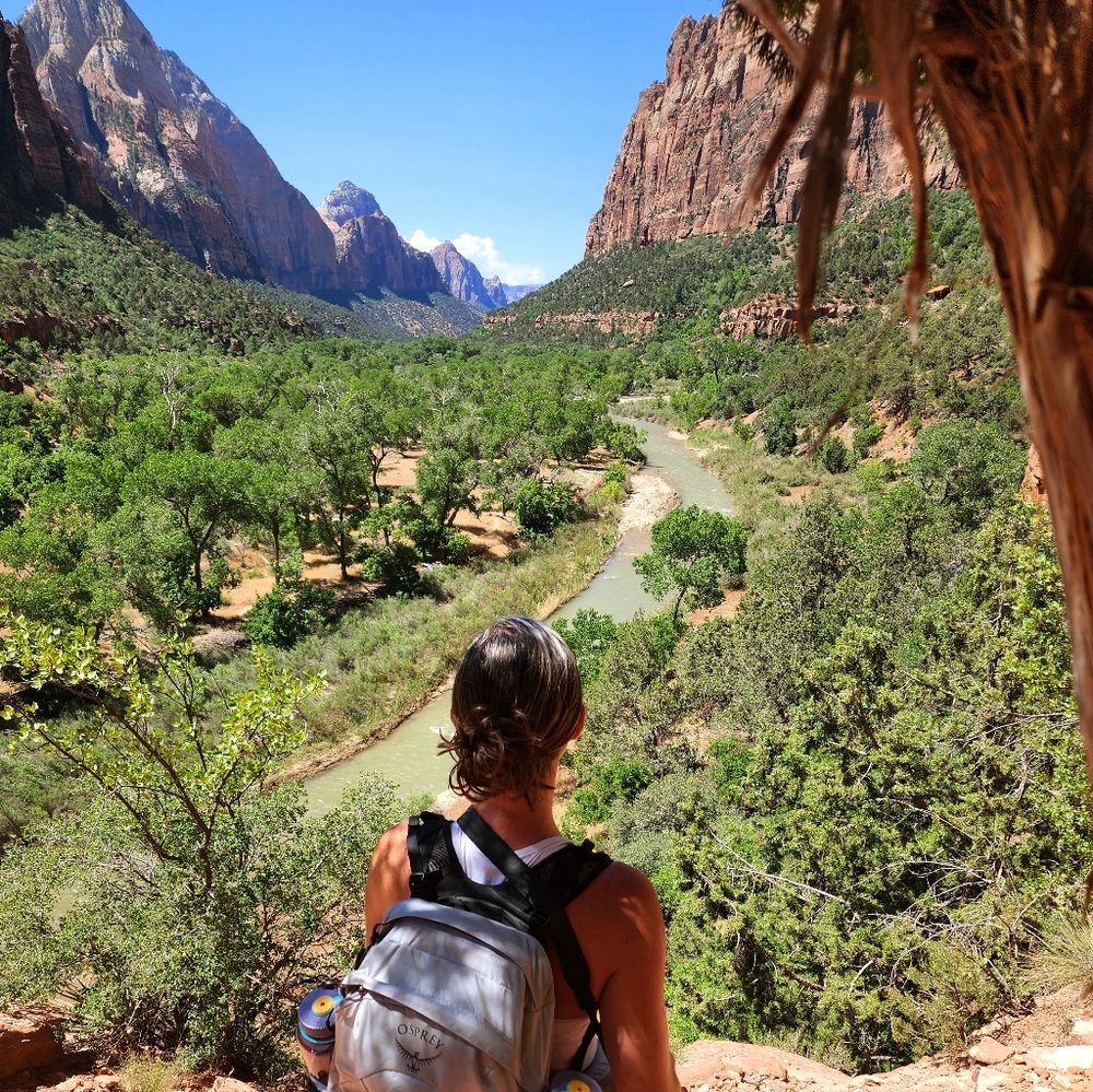 Meet your Posher, Crystal